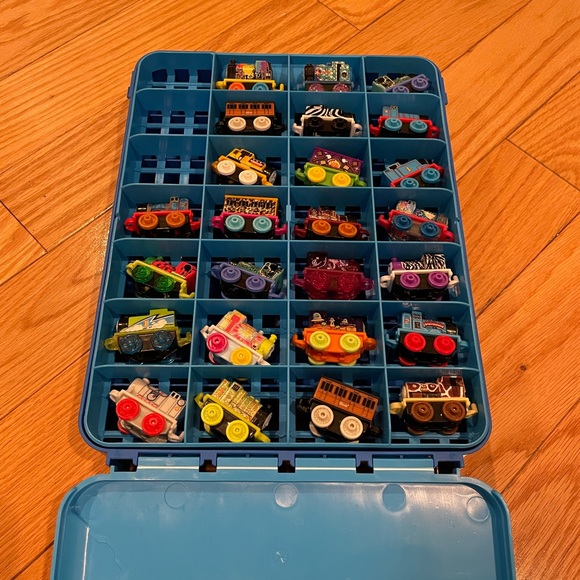 Thomas the train, mini trains, and carrying case 25 trains and case - Picture 9 of 12